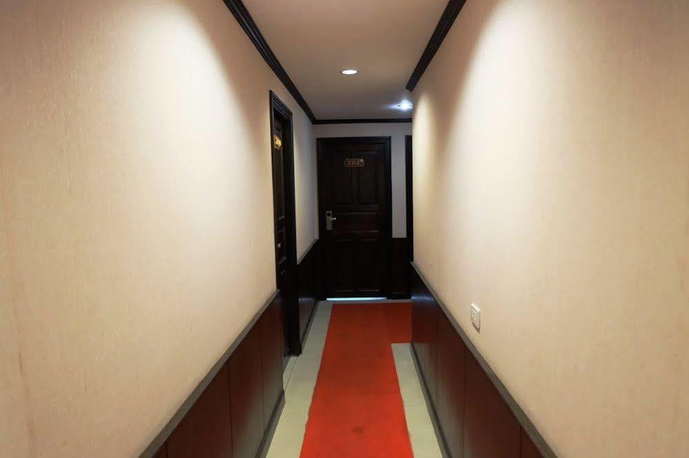 Everest Boutique Hotel 방콕 외부 사진